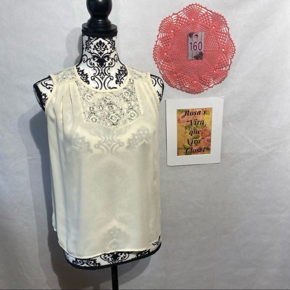 Forever 21 Sleeveless Lacey Blouse - Picture 2 of 8